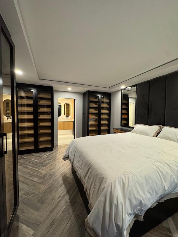 2 Bedroom Property for Sale in Sea Point Western Cape